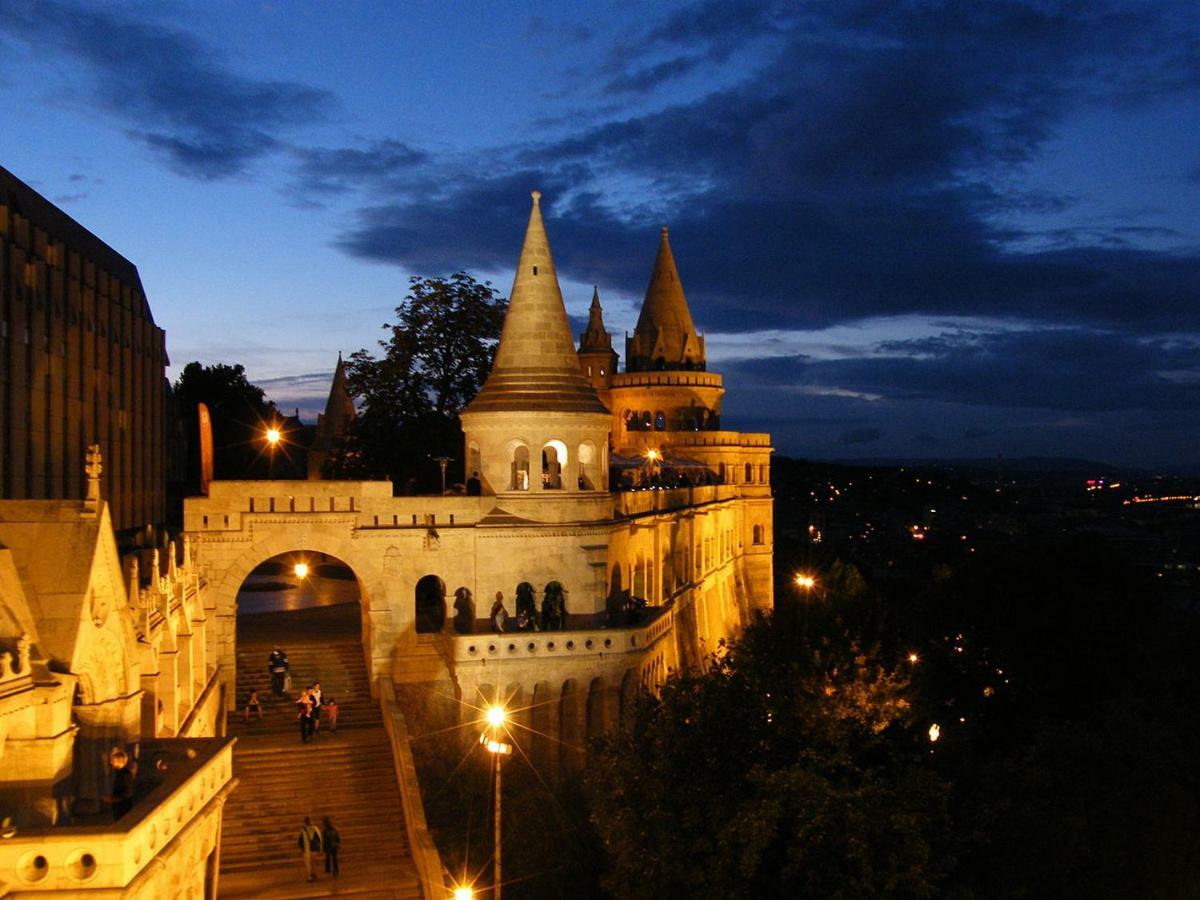 Chain Bridge Apartment Budapeste Exterior foto